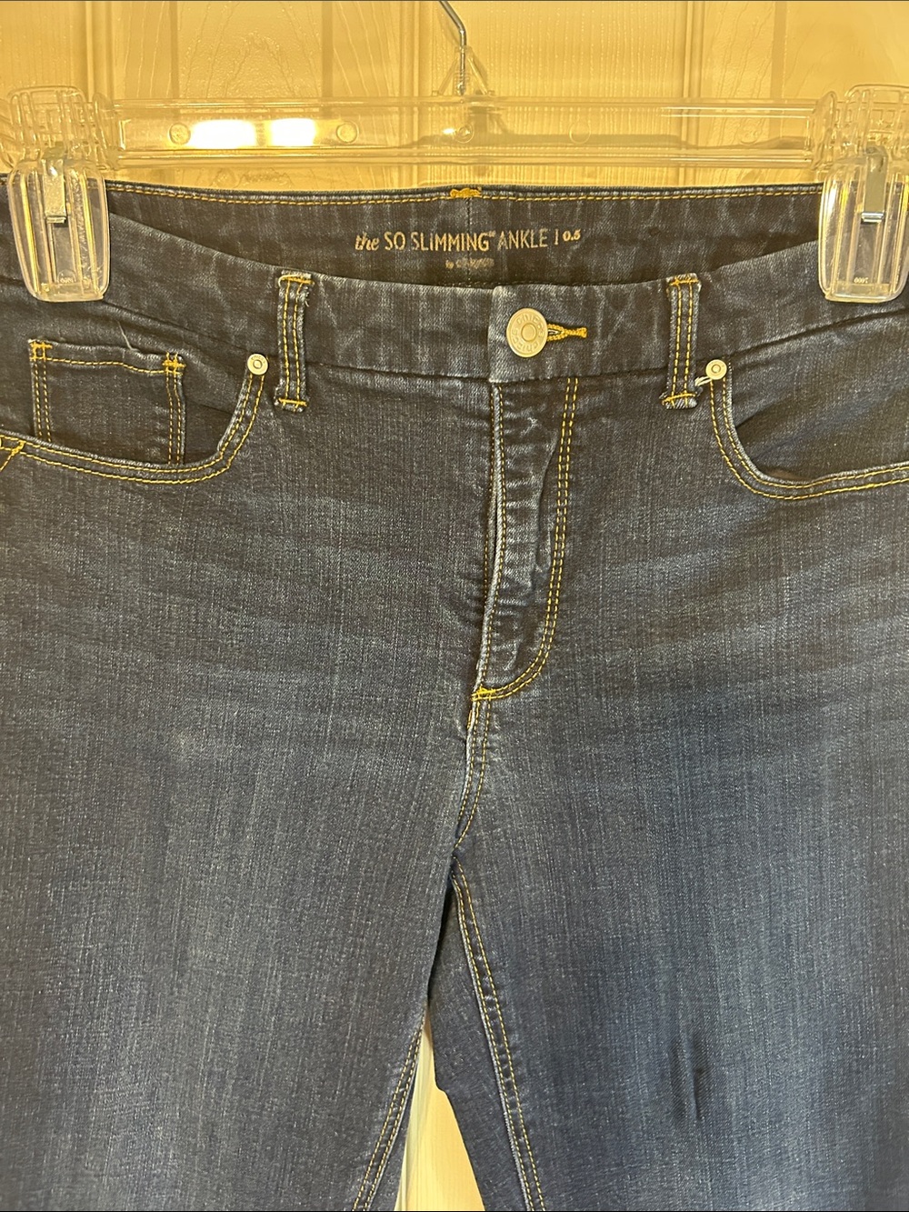 The Chico’s  SO Slimming Ankle Women’s Dark Blue Jeans Size .05